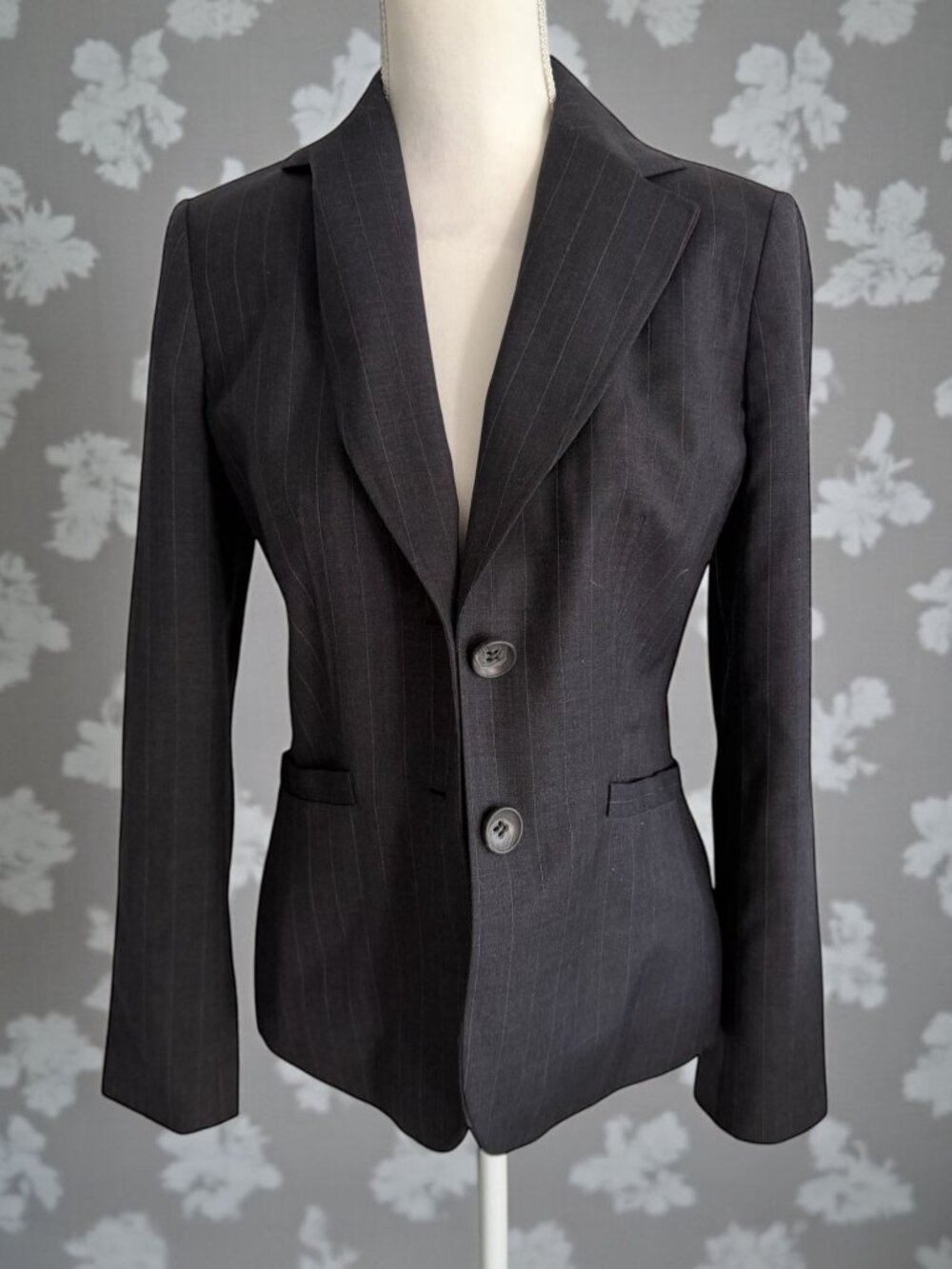 ANN TAYLOR Gray Pinstripe Blazer Jacket Size 2
